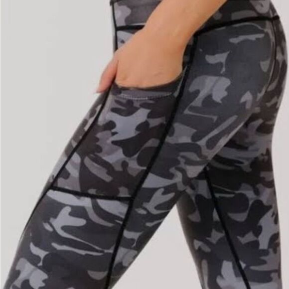 ZYIA Light n Tight Crop Leggings - Picture 2 of 9